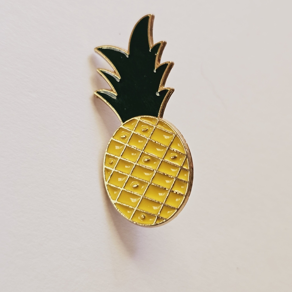 Pineapple Pin